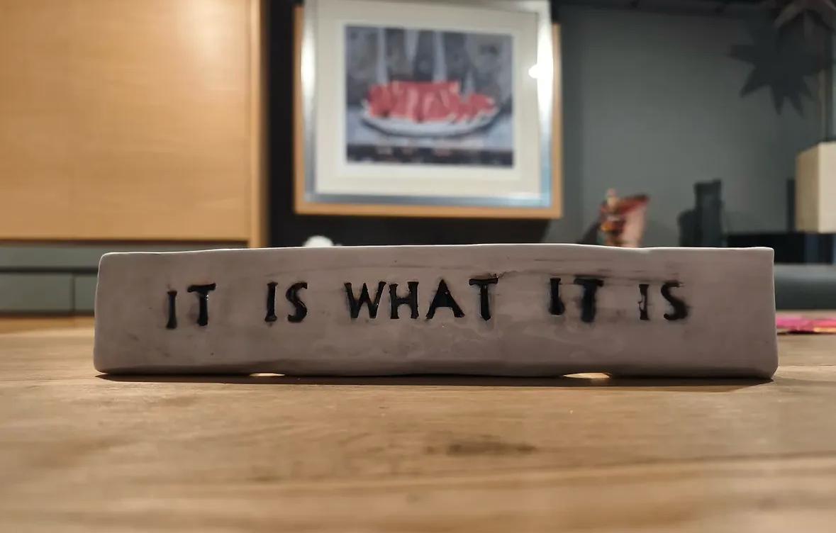 Frases personalizadas en cerámica artesanal